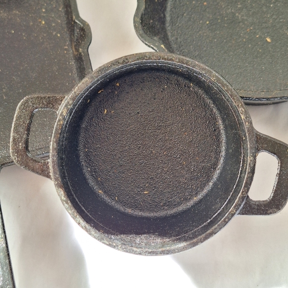 Crofton Cast Iron Mini Cookware Set of 3 - Picture 8 of 8